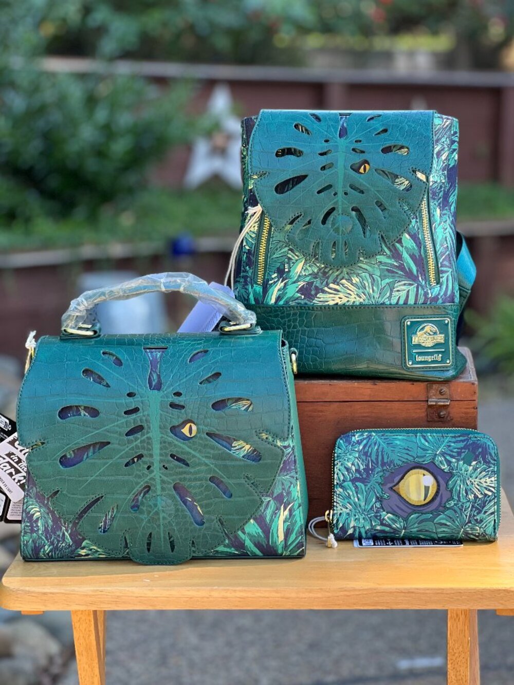 Loungefly Jurassic World Park Velociraptor Palm Frond Crossbody Backpack &Wallet
